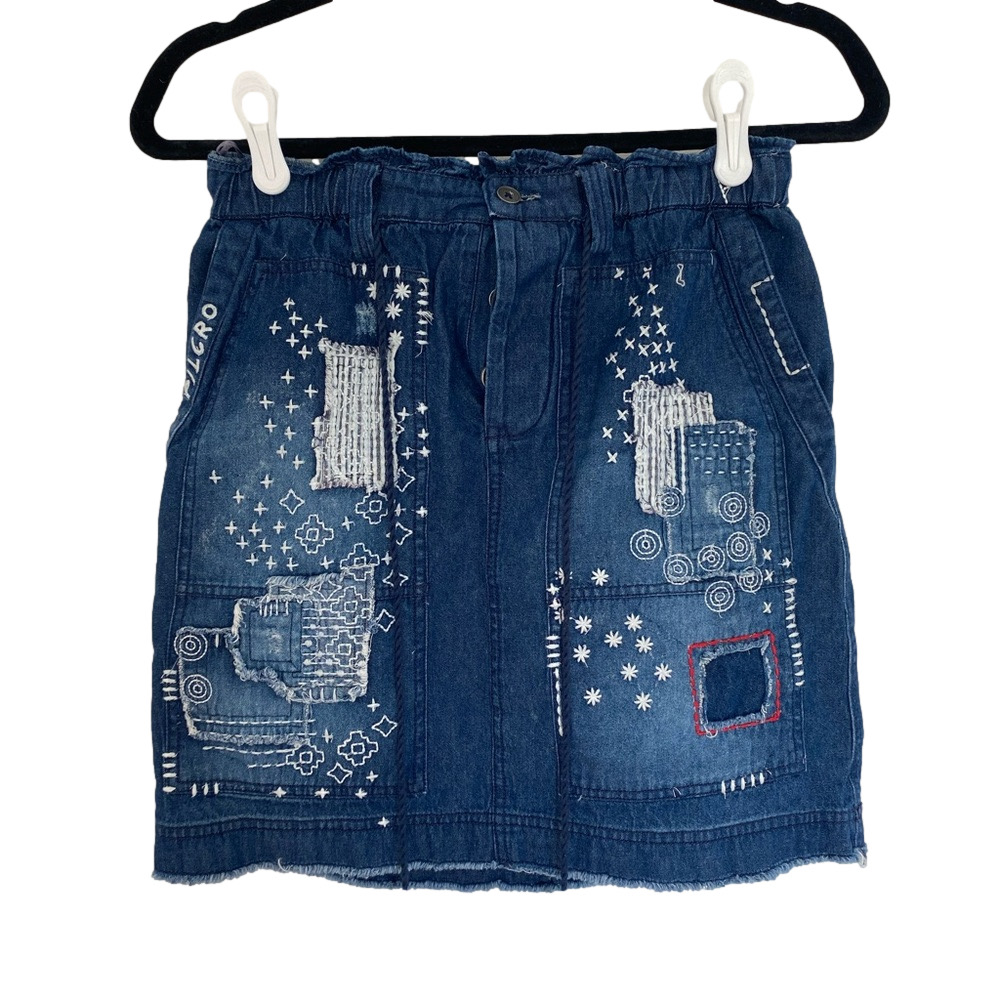 PILCRO Anthropologie Patchwork Embroidered Dark Washed Denim Mini Skirt Sz XS